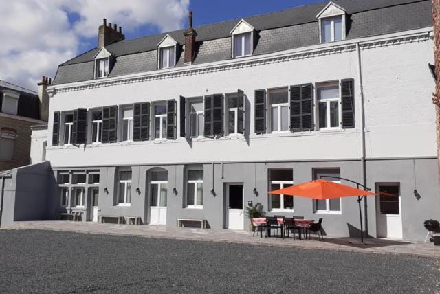 Les Appartements Fenelon Le Cateau-Cambresis Exterior foto
