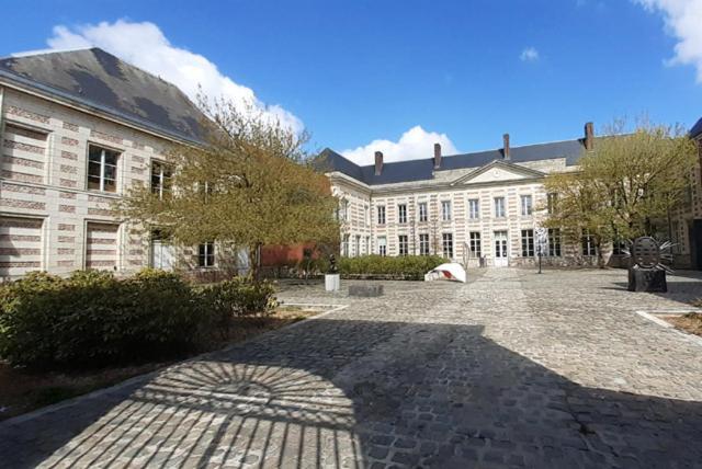 Les Appartements Fenelon Le Cateau-Cambresis Exterior foto